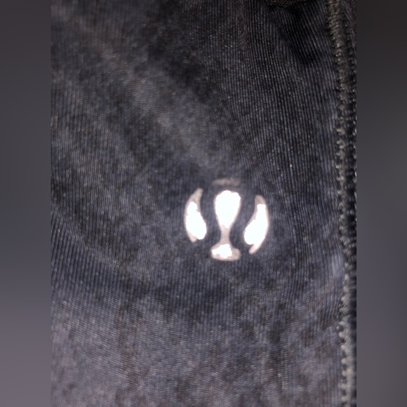 Lululemon sports bra - Picture 3 of 4